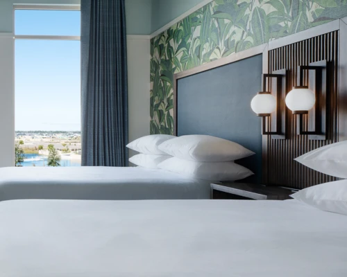 Two Queen Featured Image